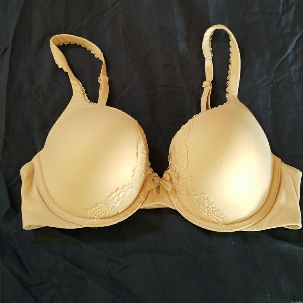 Nude VS bra